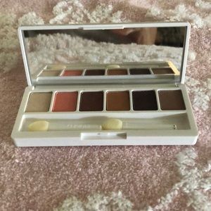 Clinique eyeshadow palette